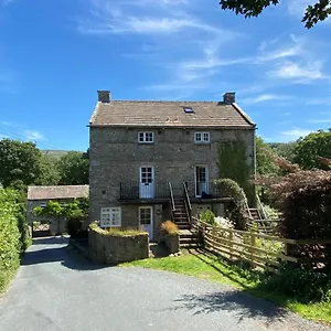 Wonderfully Scenic And Comfortable Dales Mill West Burton